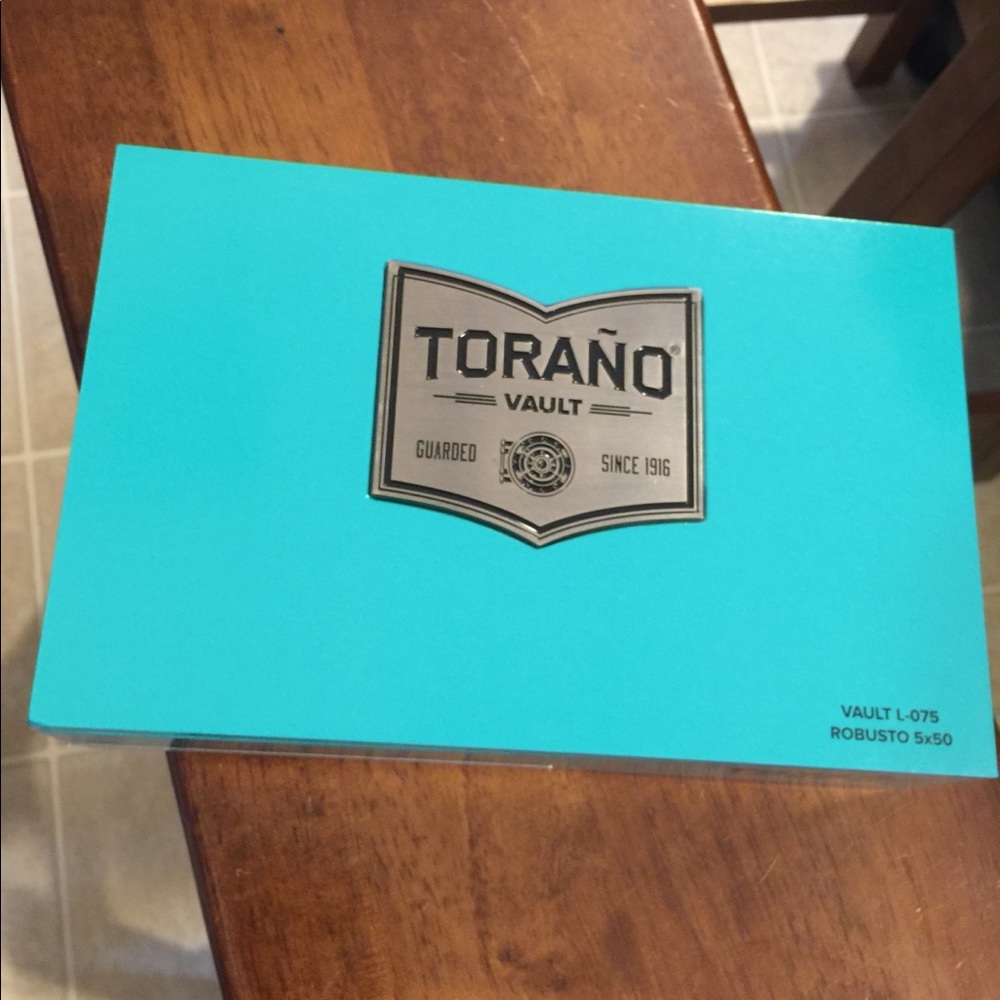 Beautiful cigar box !!